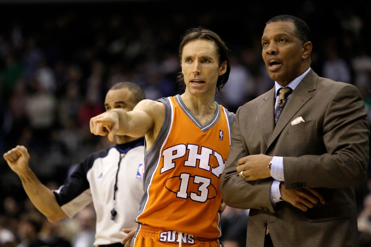 Steve Nash | Es parte del top 5 de asistidores en la NBA. Jugó dos ocasiones en suelo mexicano: en 2003 portó el jersey de los Dallas Mavericks y en 2009 defendió la camiseta de los Phoenix Suns.