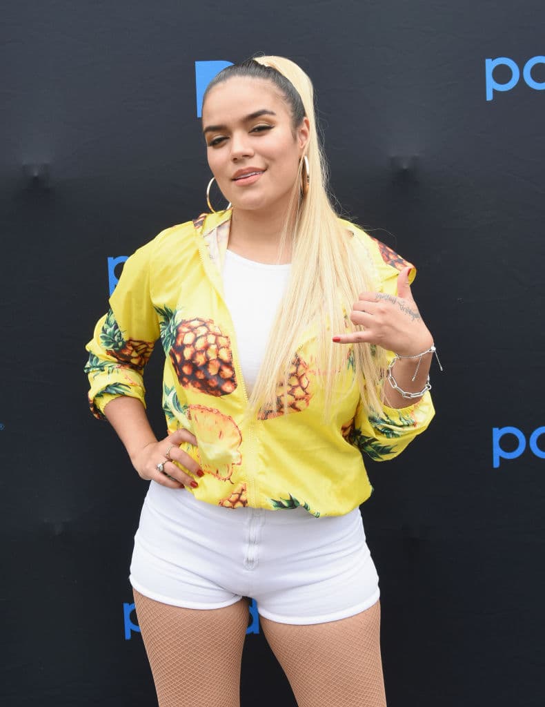 Tras un Facebook Live, Karol G dijo que Jennifer López y Shakira son sus mayores inspiraciones.