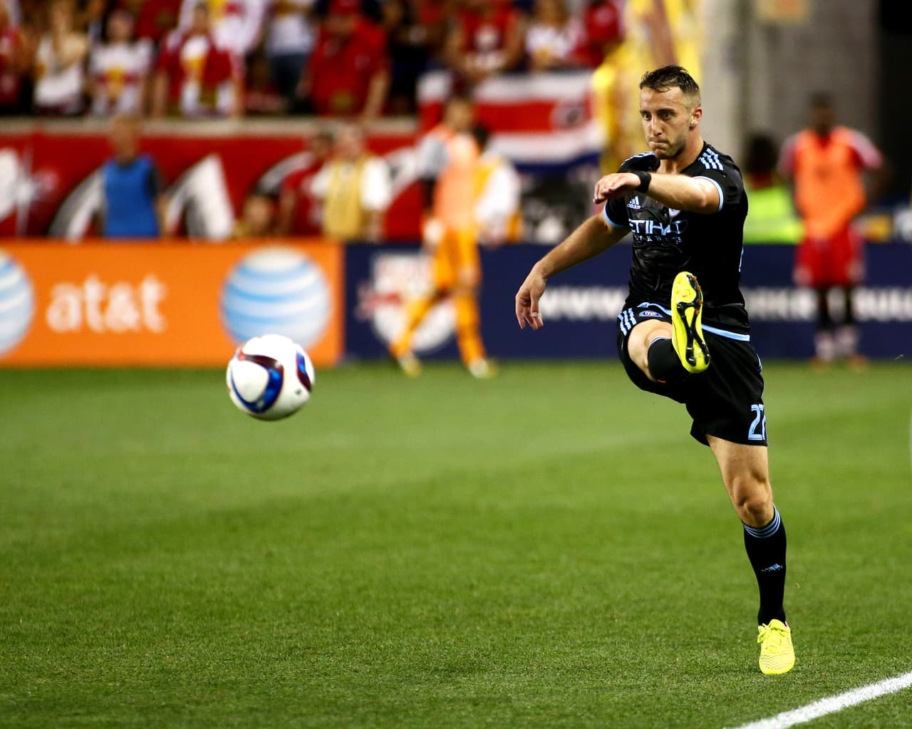 DEF: RJ ALLEN | En quizás la mejor presentación defensiva de New York City FC en toda la temporada, Allen fue vital para la victoria como visitante por 2-1 sobre Vancouver Whitecaps.
