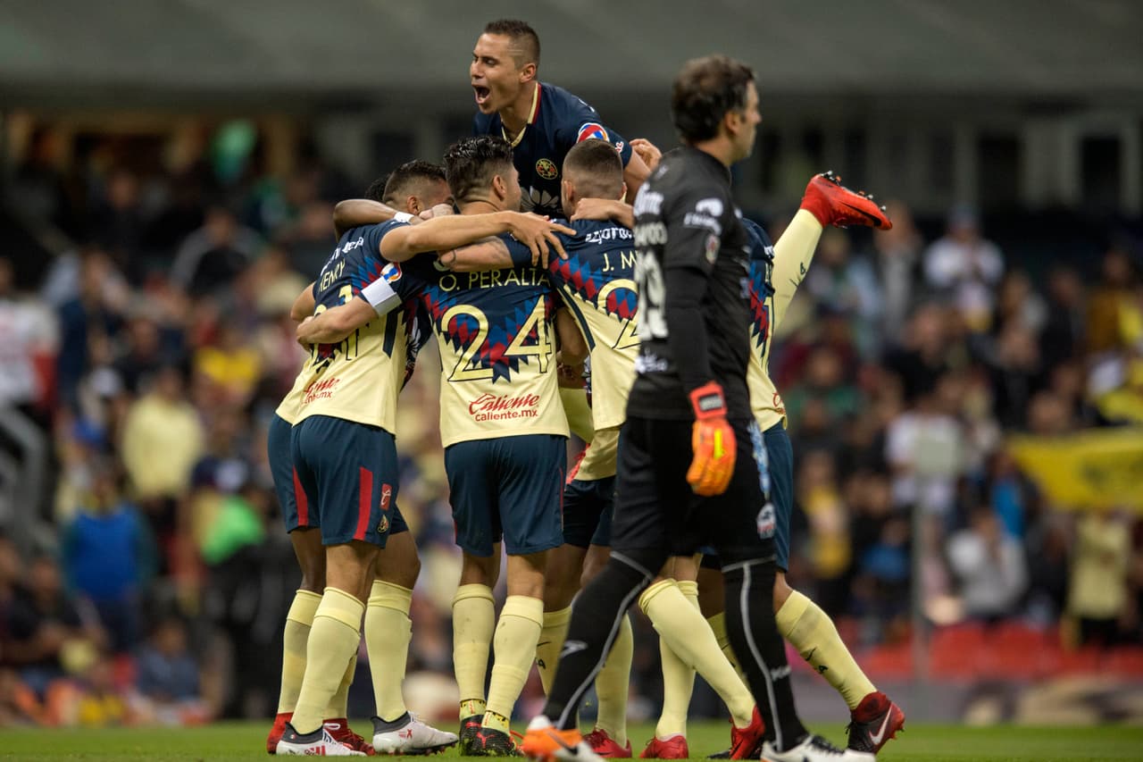 Fiesta total en el Estadio Azteca. Martín vivió su primera gran noche mágica en su joven carrera.