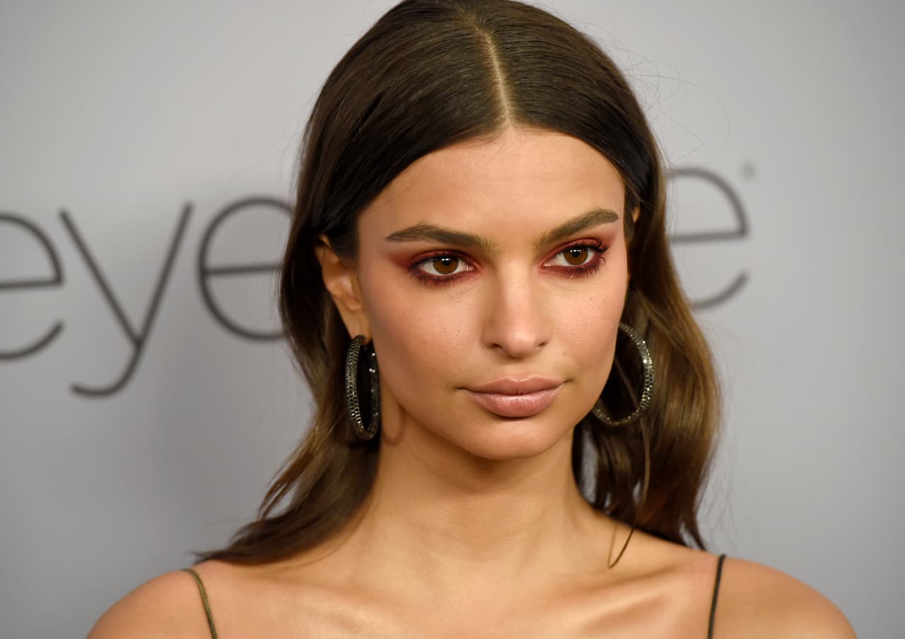 Cabe mencionar que Emily ya tiene camino recorrido en lo que a la industria de la moda y belleza se refiere.