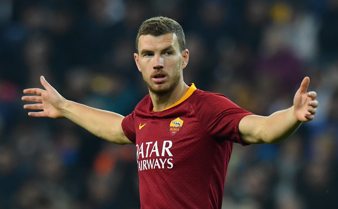 <b>Delantero: </b>Edin Dzeko (AS Roma)