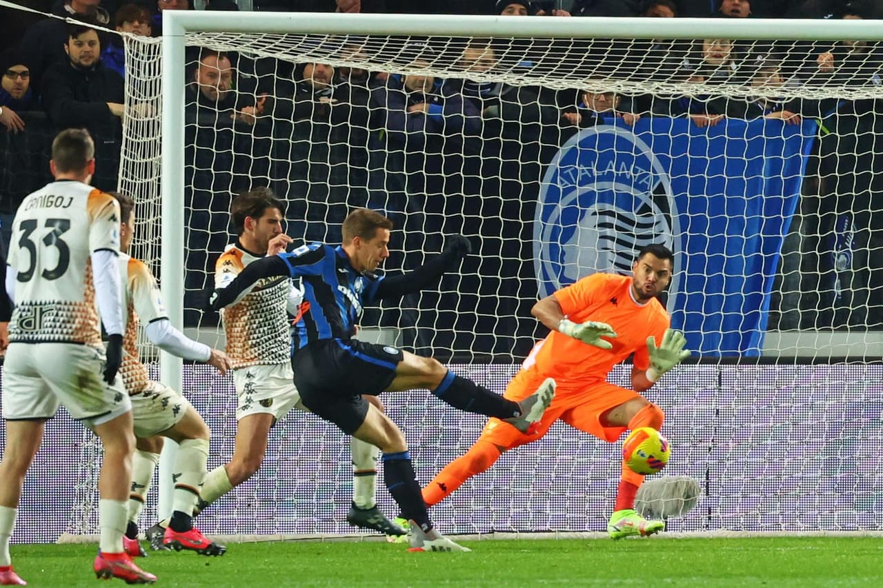 Atalanta no se toca el corazón y golea 4-0 a Venezia en la J15 de la Serie A. Pasalic se lució con hat trick, mientras que Koopmeiners sumó uno más a la victoria.