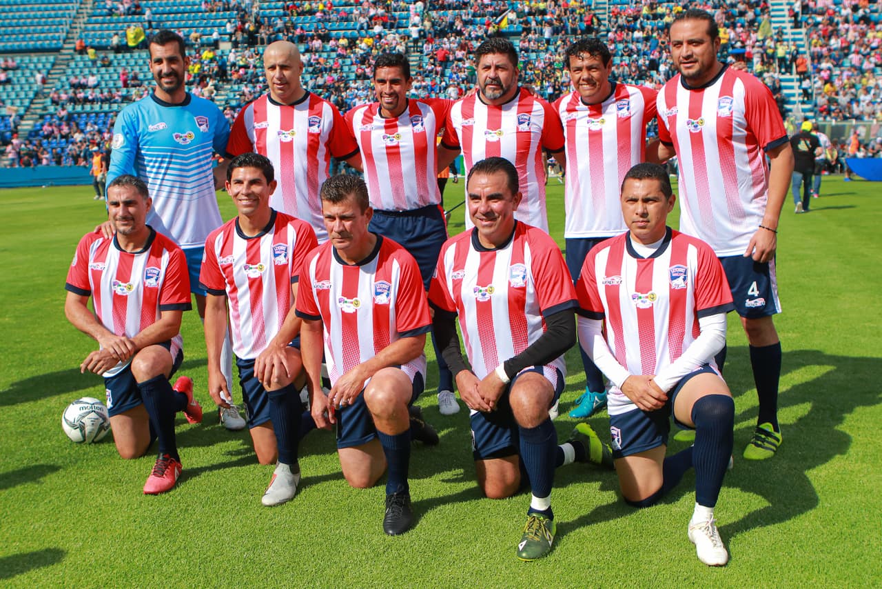 Chivas contó con algunas de sus leyendas como Ramón Ramírez, Héctor Reynoso, Ramón Morales, Camilo Romero, Patricio Araujo, Omar Esparza, Héctor 'Pirata' Castro, entre otros.
