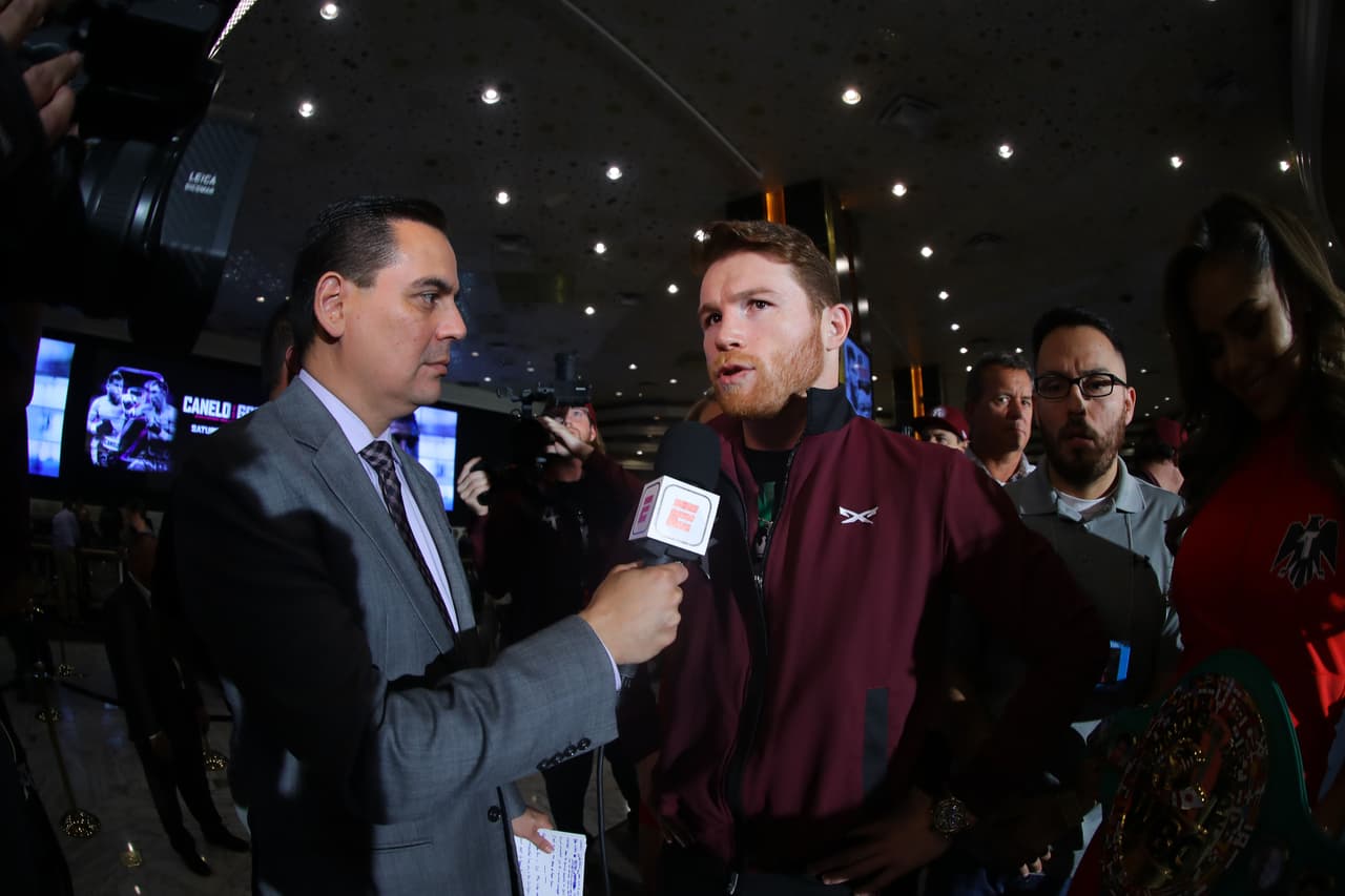 Al son del "México lindo y querido", Saúl 'Canelo' Álvarez y Gennady 'GGG' Golovkin hicieron acto de presencia en el lobby del MGM Grand de Las Vegas. El mexicano gañó la primera batalla gracias a sus fans.