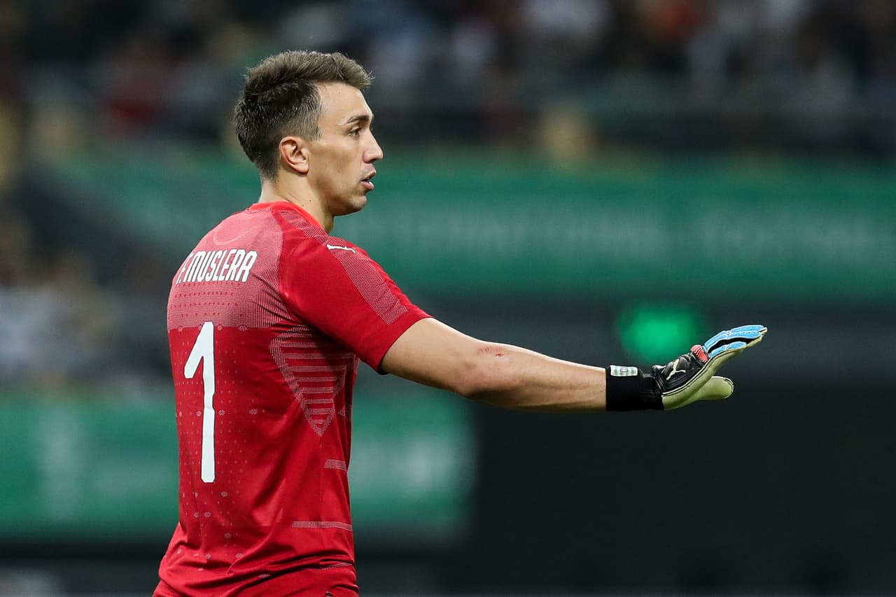 Por su parte, Fernando Muslera pasaba minutos tranquilos en China. La superioridad histórica y parecía mucho más amplia.