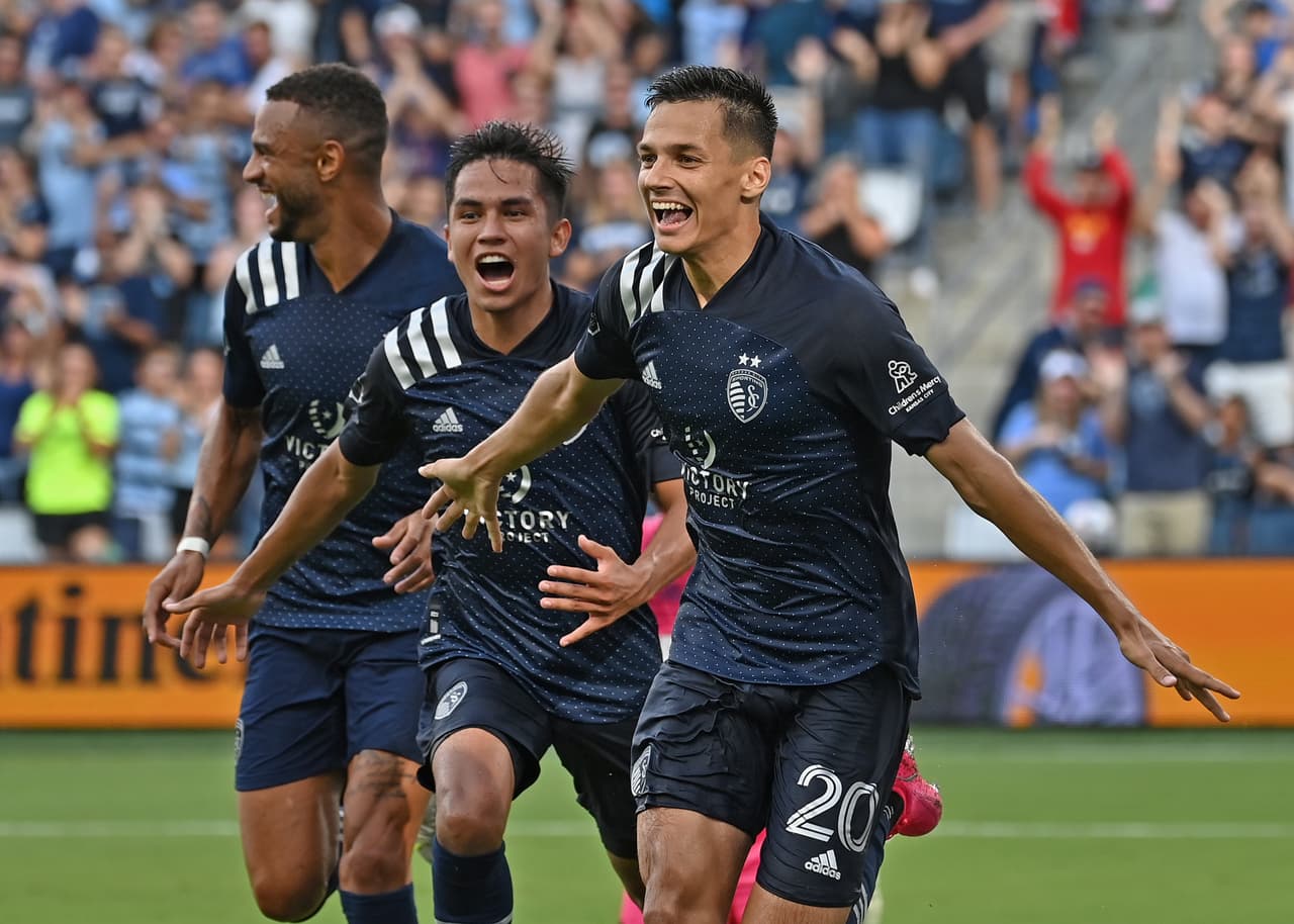 En Kansas City, Sporting es otro conjunto con serias aspiraciones a hacer cosas importantes en la Conferencia Oeste. Daniel Salloi marcó un tanto en el 2-1 frente a LAFC.