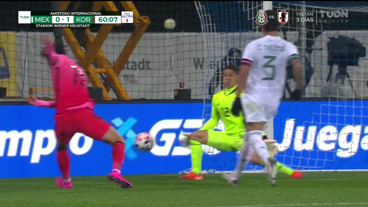 ¡TIRO ATAJADO! disparo por Ui-Jo Hwang.