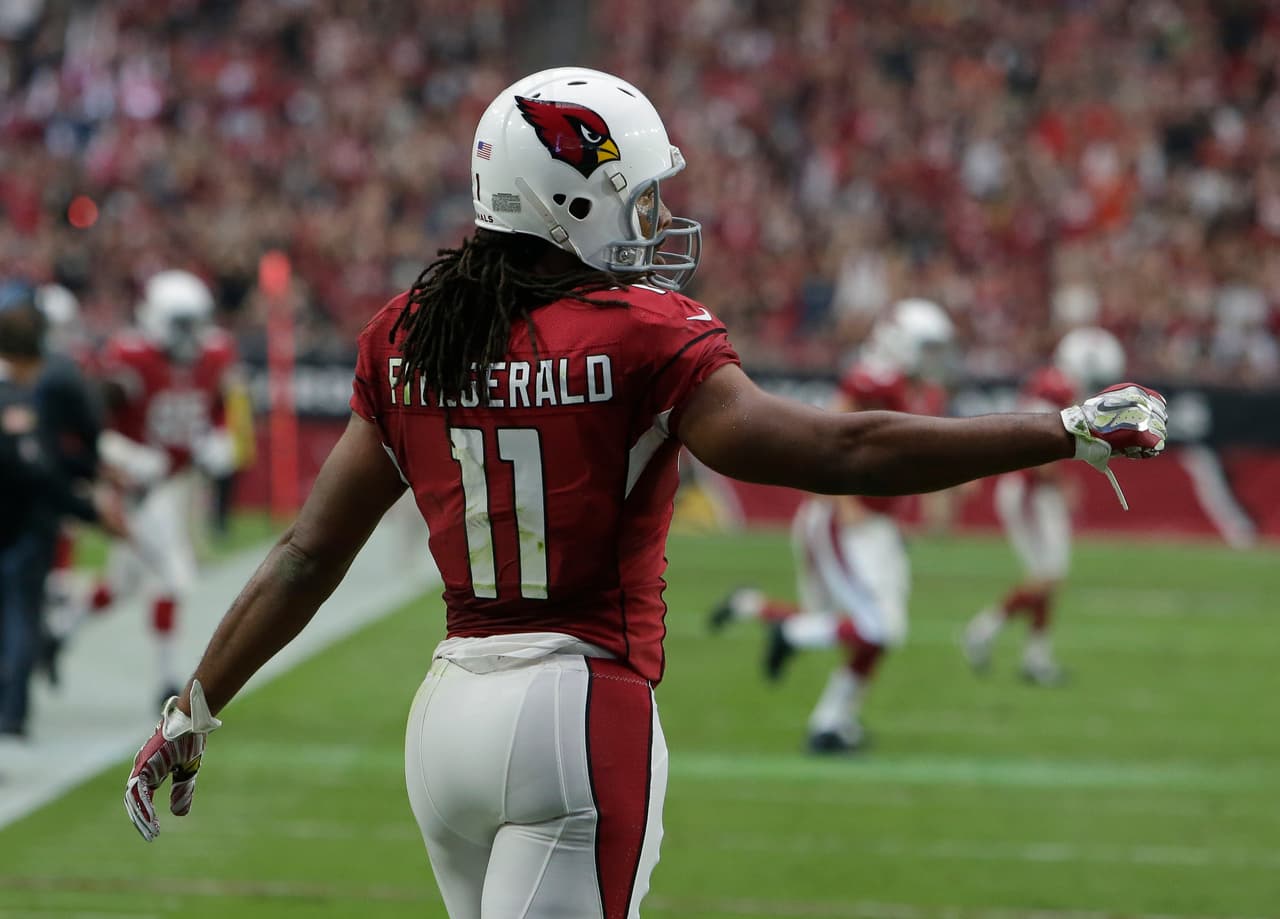 <b>Larry Fitzgerald vs Tampa Bay Buccaneers</b>
<br>Fitzgerald no ha sido el más completo esta temporada, con un 44 por ciento de sus puntos en un solo juego. Sin embargo, el duelo contra los 
<a href="https://translate.googleusercontent.com/translate_c?depth=1&hl=es&ie=UTF8&prev=_t&rurl=translate.google.com&sl=en&sp=nmt4&tl=es&u=http://www.nfl.com/teams/tampabaybuccaneers/profile%3Fteam%3DTB&usg=ALkJrhgRPtCrGxxKl_FKKA6KkiIO-cCbsA"><b>Bucs</b></a> lo hace un titular sólido. La defensa de Tampa Bay ha permitido la mayor cantidad de puntos PPR a los WRs (48.3 PPG), incluyendo un ridículo 62.2 puntos fuera.
<br>
<br>
<i>Más receptores que puedes colocar como titular: Chris Hogan vs. Jets, Kelvin Benjamin vs. Eagles & Jermaine Kearse vs. Patriots.</i>