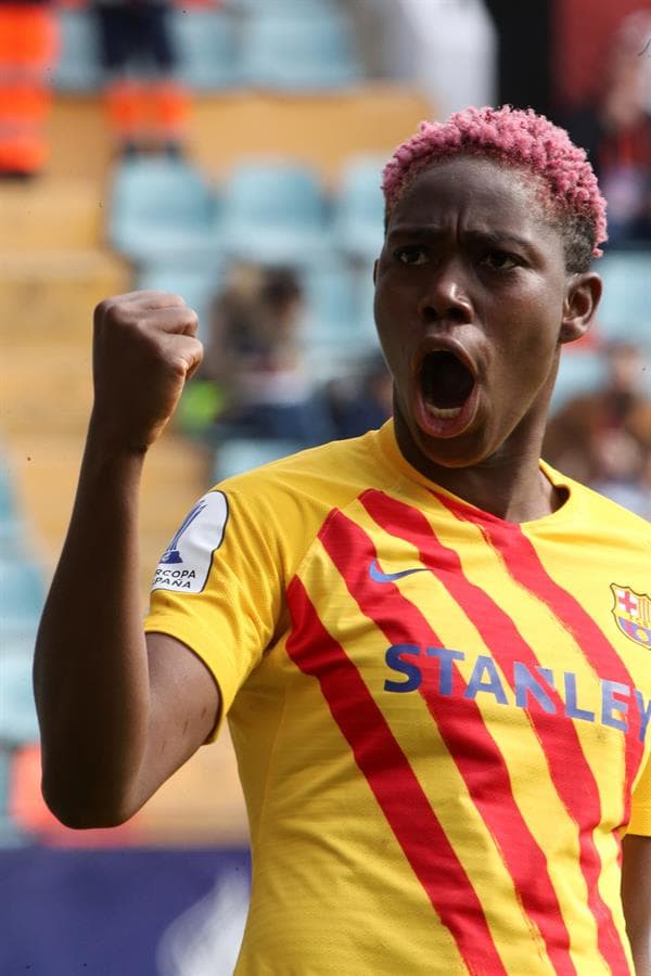 Las culés realizaron una gran hazaña y golearon por 10 tantos a la Real Sociedad con cuatro anotaciones de marta Torrejón, dobletes de Alexia y Oshoala y goles de graham e Iraia; la victoria fue clara.