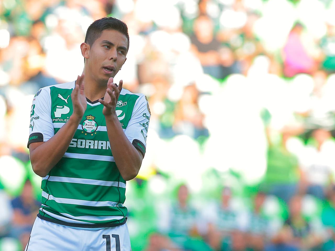 Para el olvido: Néstor Calderón, el atacante de Santos lució poco en el ataque de los laguneros. El ‘avión’ tuvo un partido discreto en el cual nunca pudo comandar las acciones del ataque de los guerreros.