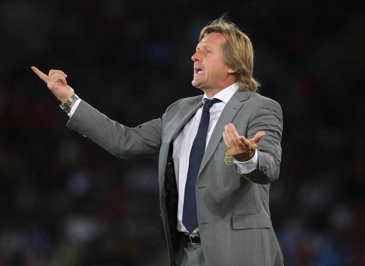 Schuster, que como jugador ganó una Liga y una Copa, fue destituido al decir que era imposible que su equipo venciera al Barcelona (donde también militó) en Camp Nou.