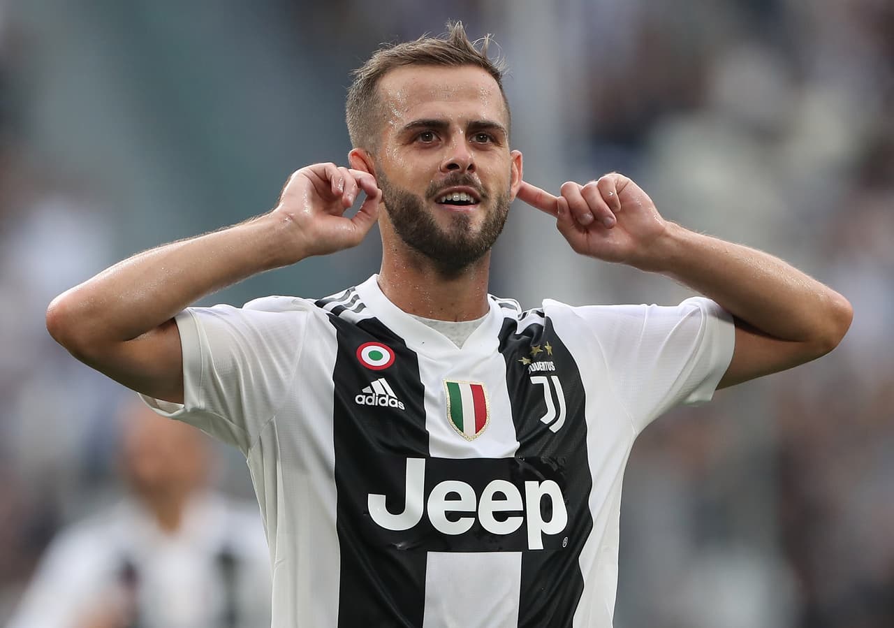 <b>4. Miralem Pjanic (Juventus F.C.) - </b>7.5 millones de dólares anuales.