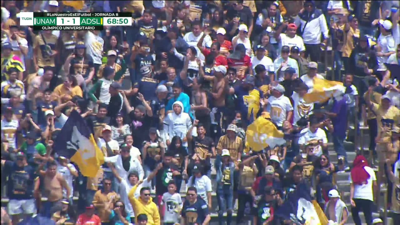 ¡GOL!  anota para Pumas UNAM. Juan Dinenno