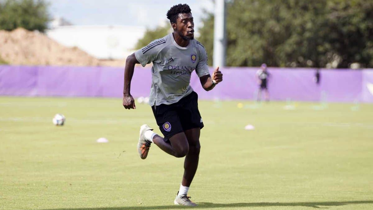<b>Houston Dynamo</b>
<br>Los protocolos y el cronograma presentado a los jugadores para los entrenamientos individuales, fueron aprobados por cada liga junto con las autoridades locales.