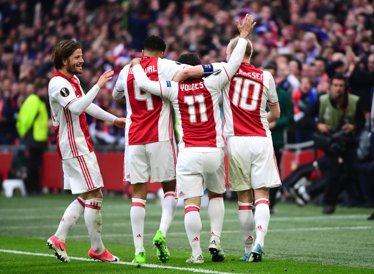 Se veía más cerca el cuarto gol del Ajax que la reacción del visitante, pero el partido aún tenía mucho por jugar.