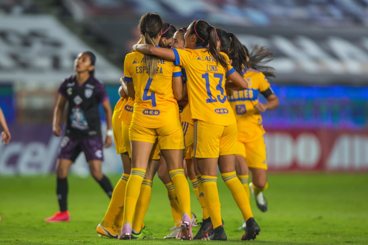 Toluca vence en casa 1-0 al Atlético San Luis, Mazatlán empata 1-1 con León, Pachuca pierde en casa 0-2 con las Tigres, Santos Laguna empata 0-0 en casa con los Xolos y Las Chivas le pegan 2-4 a las Rayadas en su propia casa.