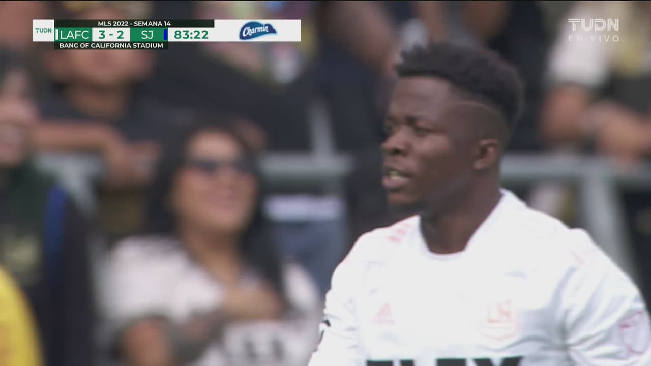 ¡Era el cuarto! Kwadwo Opoku se escapa y la manda por fuera