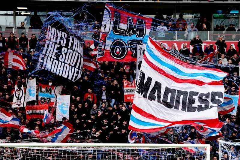 Sin embargo, aunque tuvo un poco más de posesión de balón el PSV, el Feyenoord era el conjunto que mayor riesgo creaba en sus ataques.