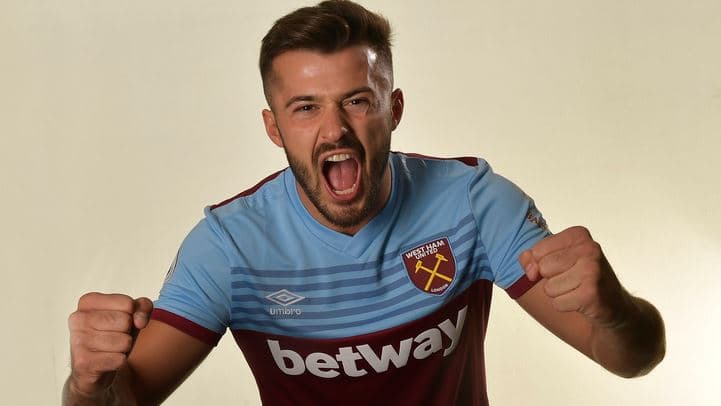 Refuerzo del West Ham admira al ‘Chicharito’ desde su infancia