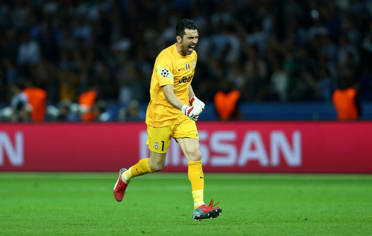 Buffon reaccionaba con alegría por la anotación de su escuadra