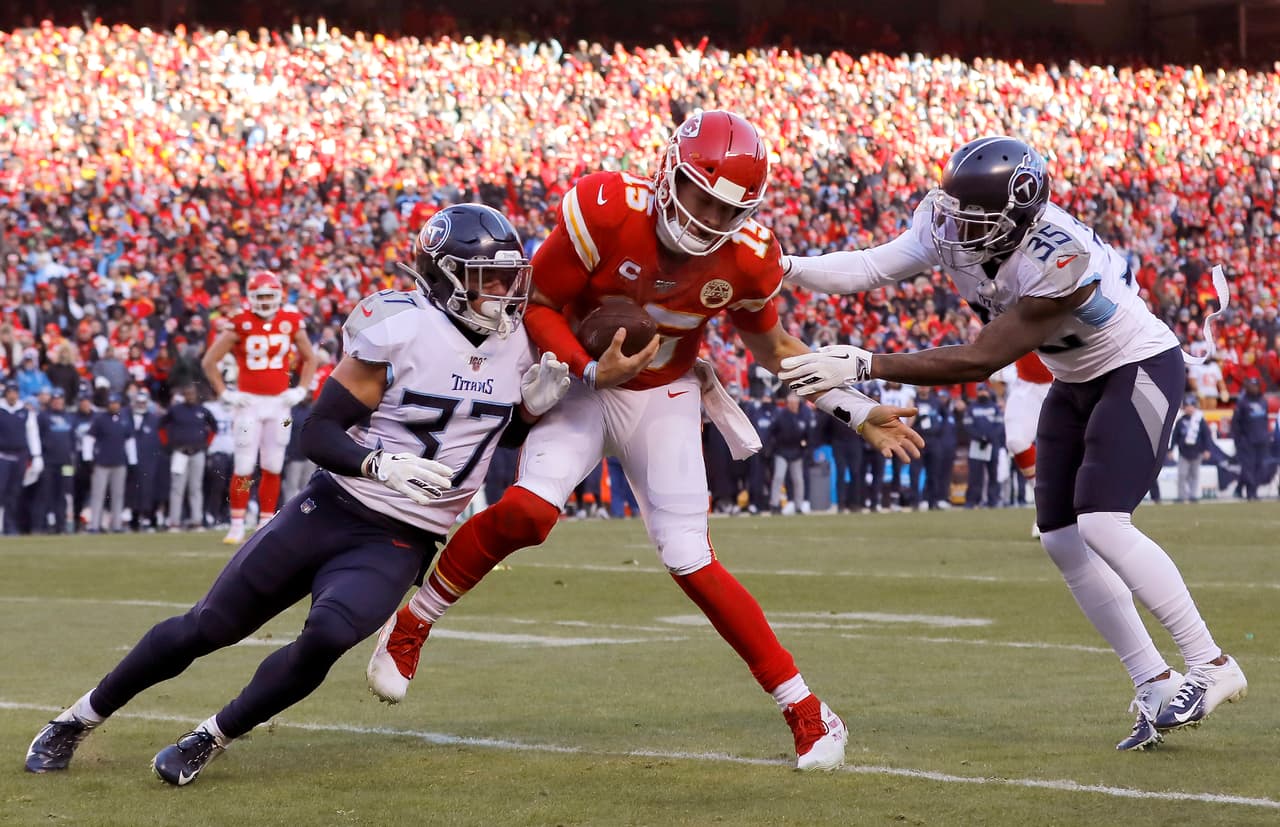 Patrick Mahomes lanzó 3 touchdowns y guía a los Chiefs a su tercer Super Bowl en la historia de la NFL.