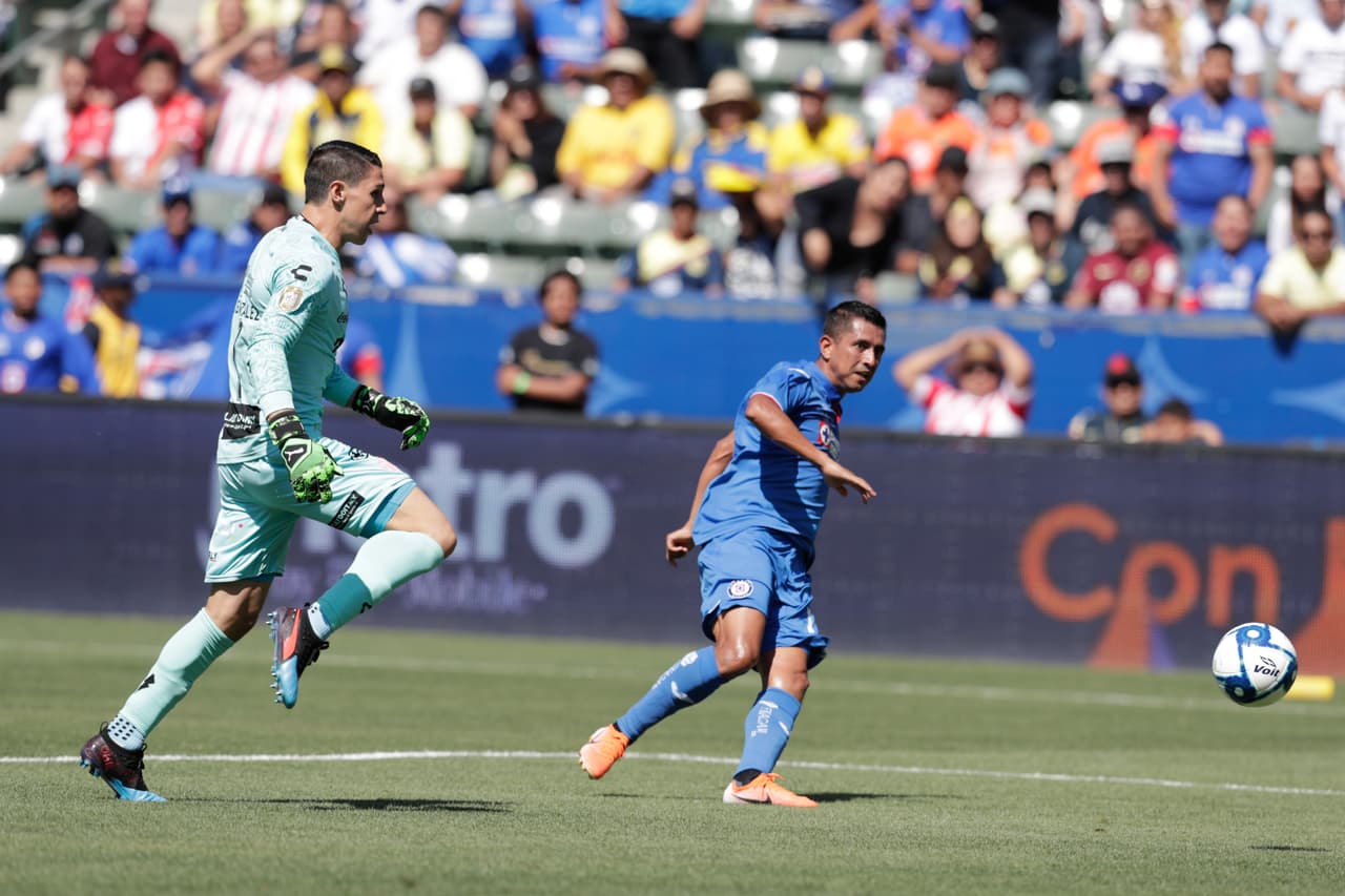 Pero fue el equipo celeste el que volvió a adelantarse en el marcador. Por conducto de Elías Hernández.