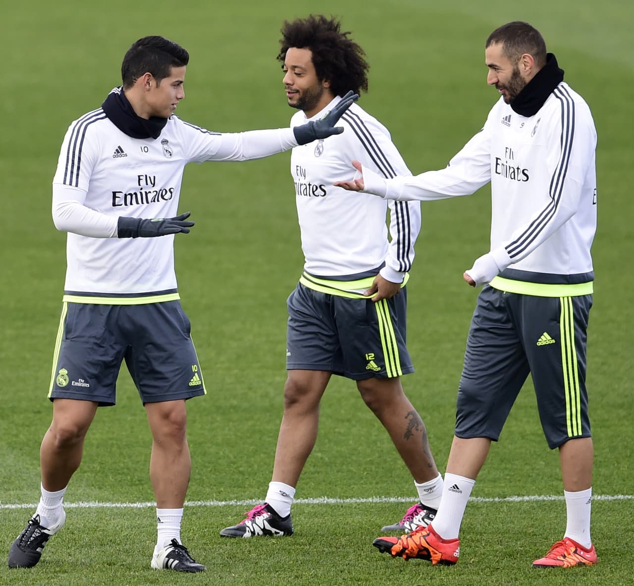 James, Marcelo y Benzema en una práctica del Real Madrid