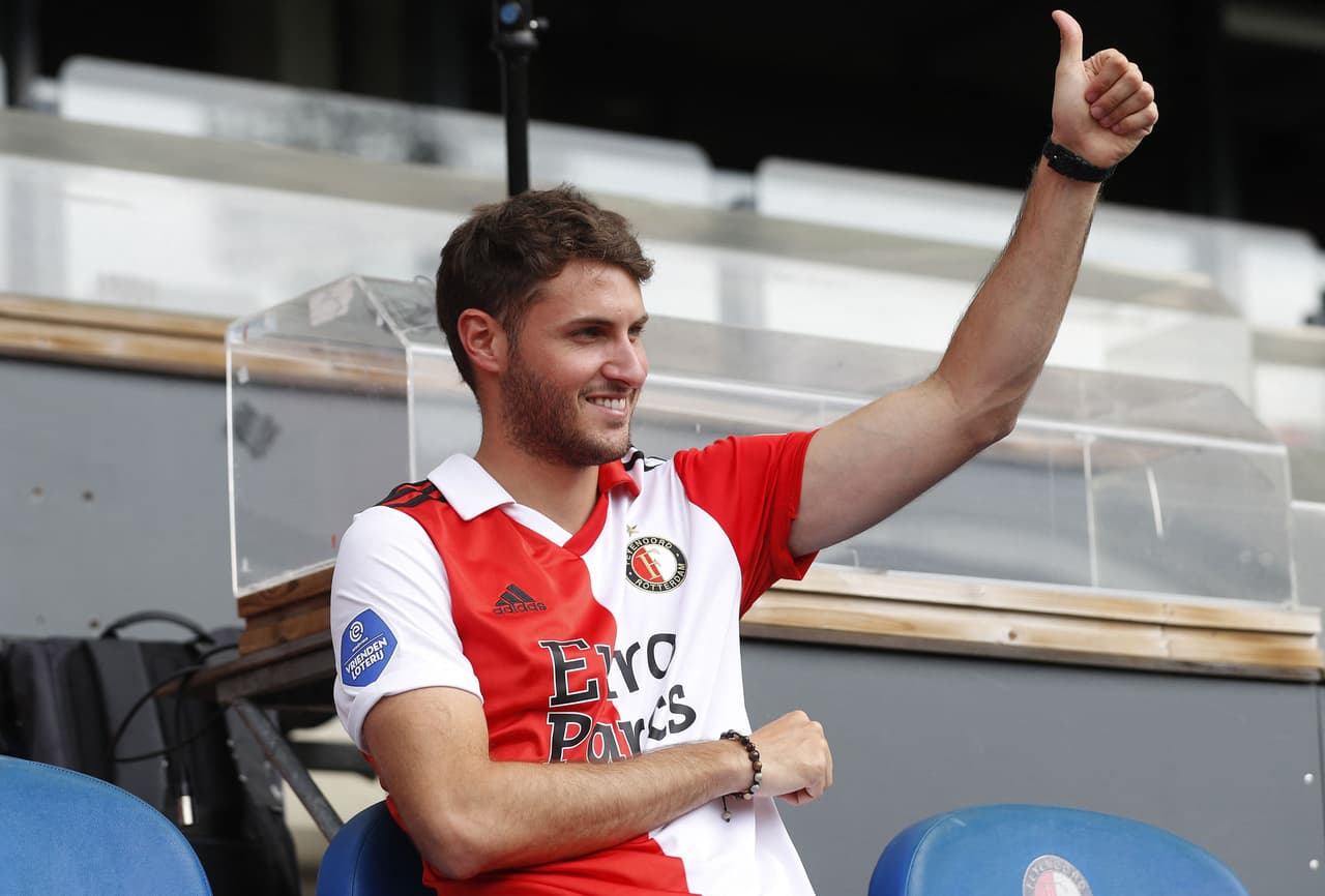 ¿Cuándo podría debutar Santiago Giménez en el Feyenoord?