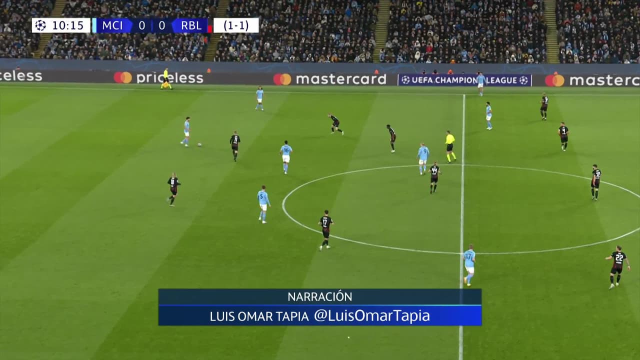 ¡TIRO ATAJADO! disparo por Erling Haaland.