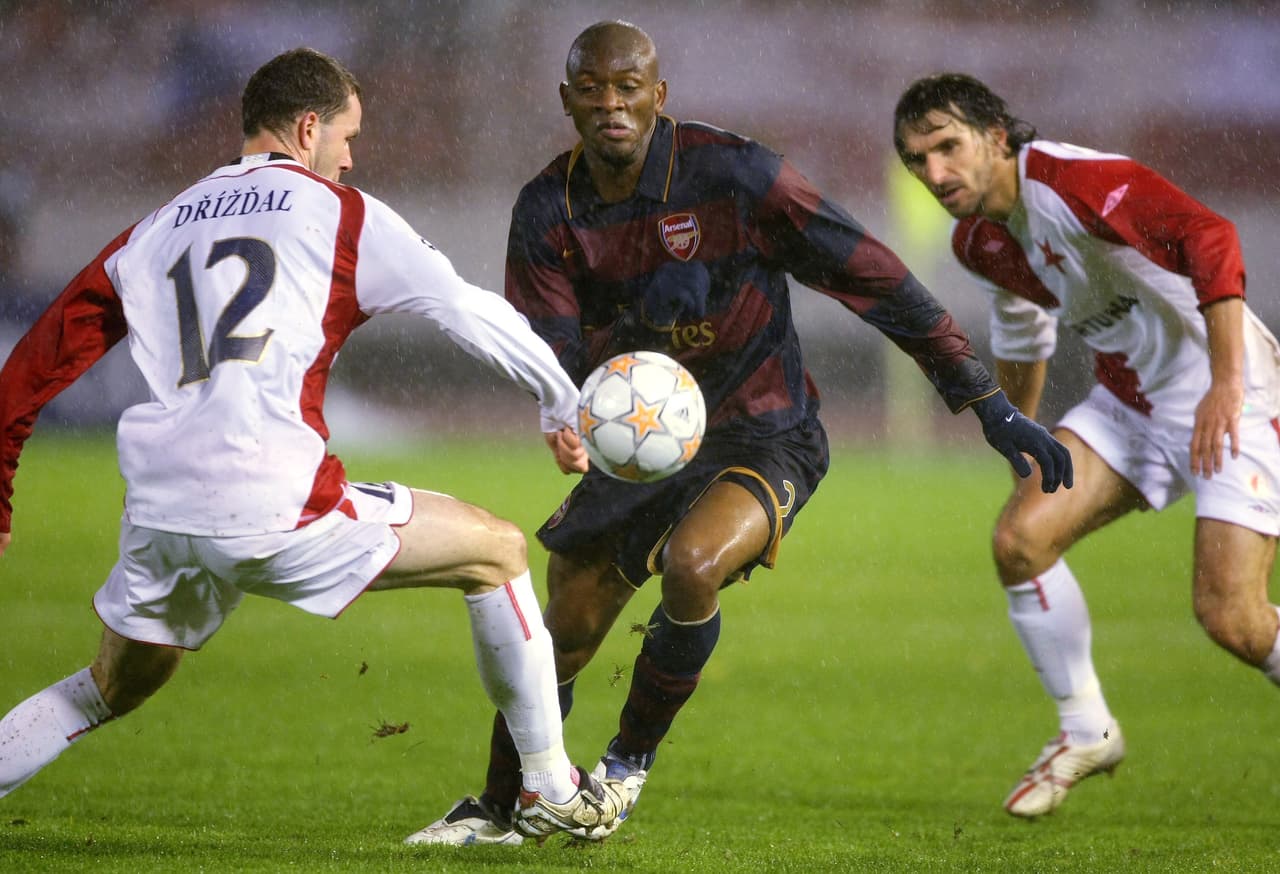 El Slavia Praga regresa a la Champions tras haber jugado la 2007-08, cuando fue eliminado en fase de grupos; el Arsenal lo goleó 7-0.