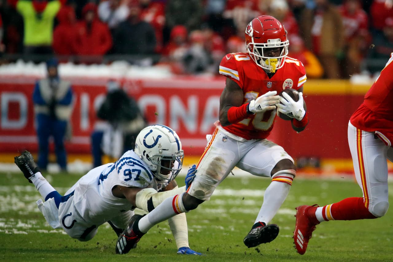 Tyreek Hill libró la suspensión de la NFL.