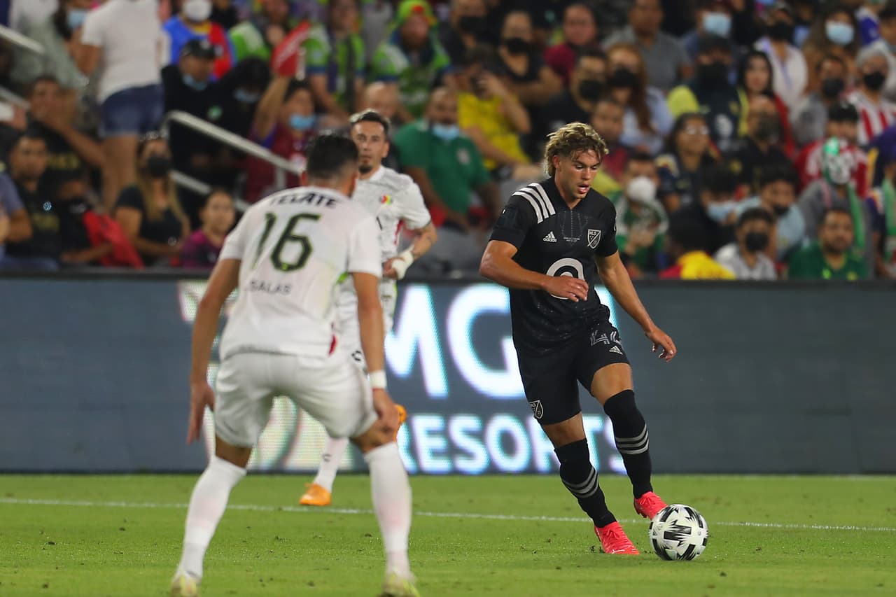 Las estrellas de la Liga MX fallan tres de sus cinco penales y la MLS no desaprovecha esa oportunidad y se quedan con partido.