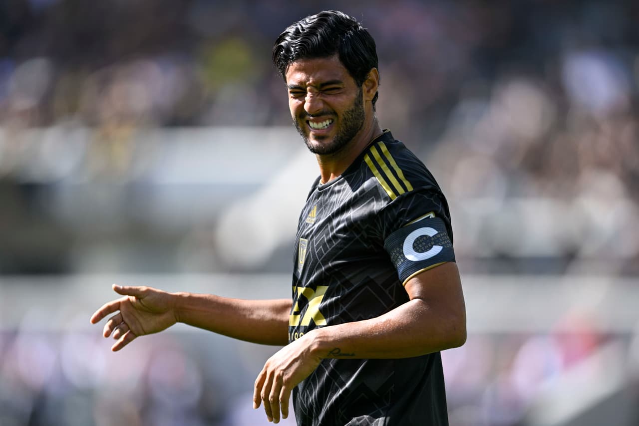 <b><i>81 - CARLOS VELA:</i></b> 'el Bombardero' mexicano fue otro de los campeones con el club 'Negro y Oro', y continúa siendo más que vigente entre los aficionados y gamers afines a la liga.
