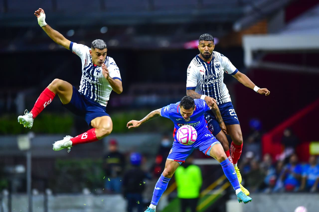 Cruz Azul y Rayados empataron 0-0 y dejaron todo para la vuelta en Cuartos de Final.
