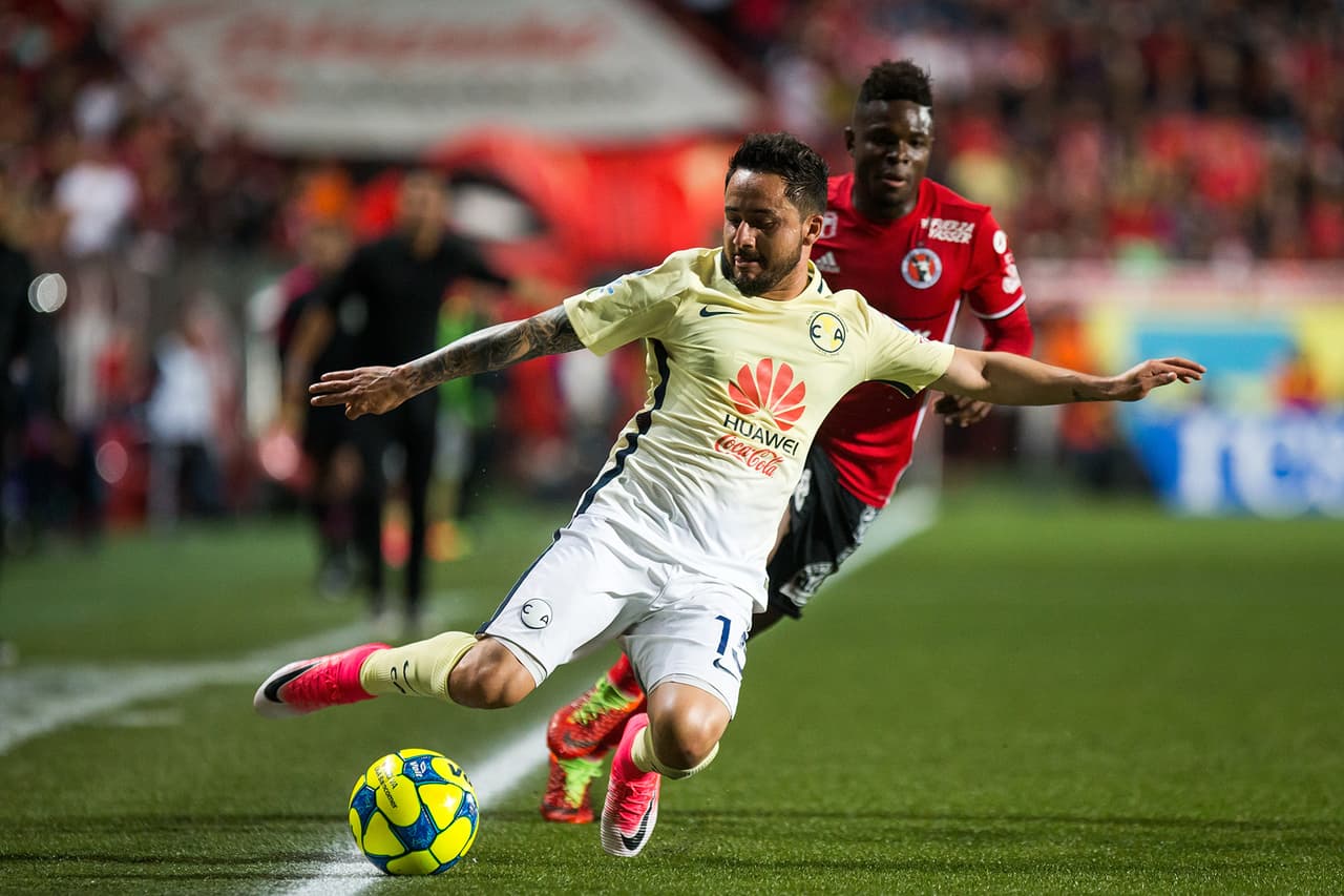 Alta: Osmar Mares (América).