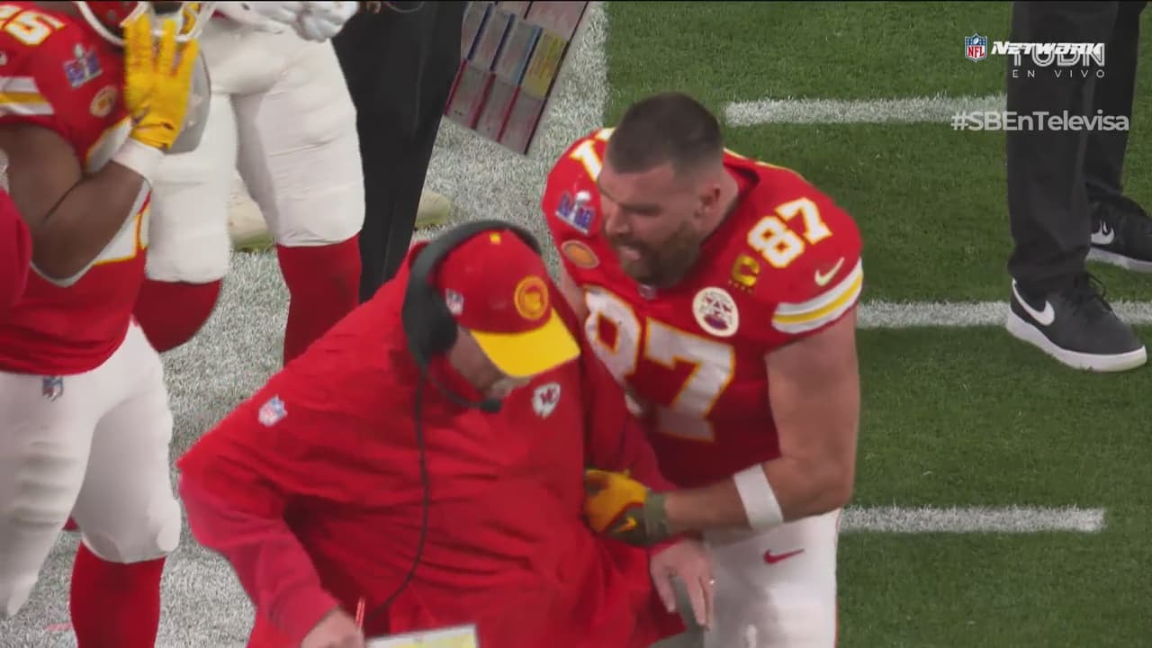 ¡Travis Kelce enloquece en el Super Bowl! Jalonea a su head coach Andy Reid