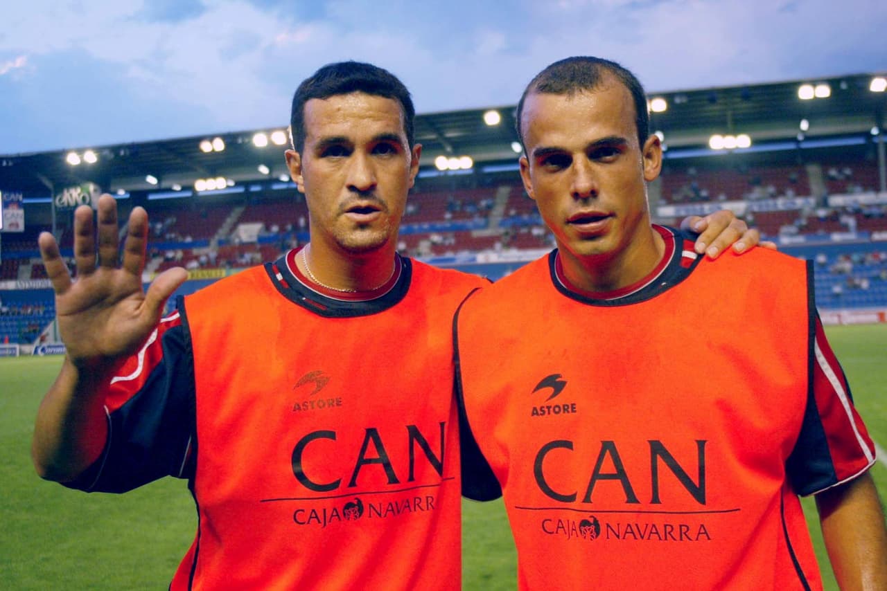 Aguirre se llevó de México con él hasta Pamplona al zaguero Manuel Vidrio y al delantero Carlos Ochoa. Ninguno logró establecerse en el balompié ibérico.