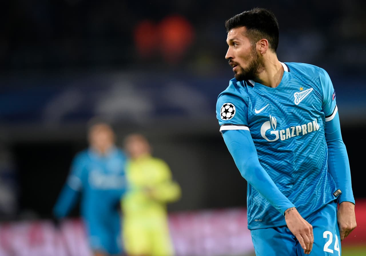 Ezequiel Garay, defensa argentino que juega con el Zenit de San Petersburgo también es un hombre de la confianza de Mourinho que podría recalar en Old Trafford. El seleccionado de la Albiceleste ya fue dirigido por Mou cuando ambos pertenecían al Real Madrid y según The Guardian está en pláticas para volver al máximo nivel de competencia en la Premier League y tiene las cualidades de fortaleza que le gustan al estratega lusitano.