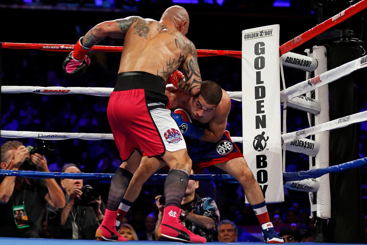 Su rival demostró que poco le interesaba si era o no el último combate del puertorriqueño y asumió con toda la concentración del caso la oportunidad de quedarse con el título.