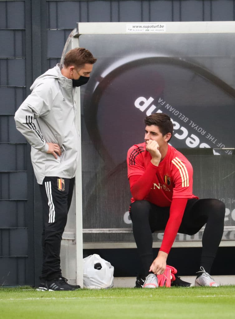 Regresan a Thibaut Courtois a Madrid por lesión