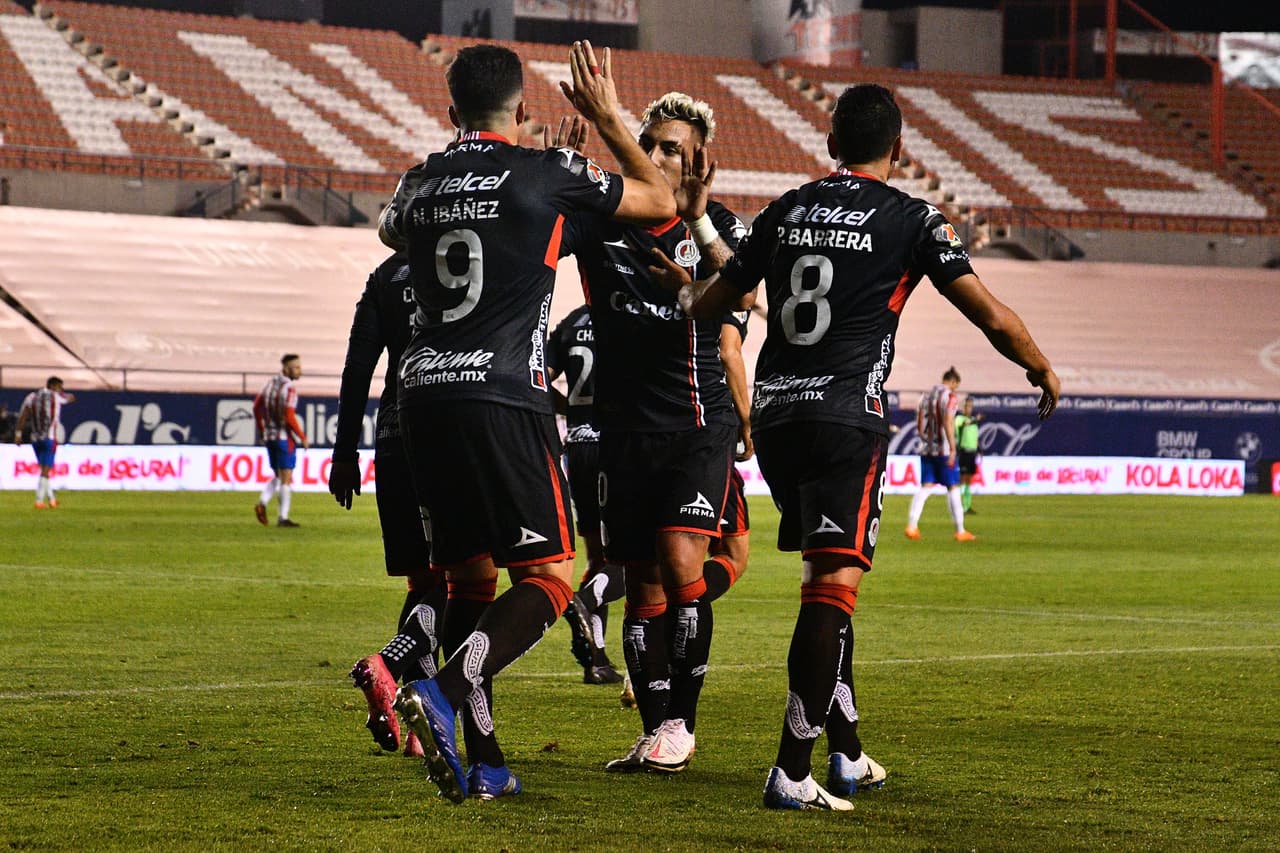 Con doblete de Nicolás Ibáñez y gol de Ramiro González los potosinos vencen 3-1 a las Chivas y se quedan con los tres puntos.