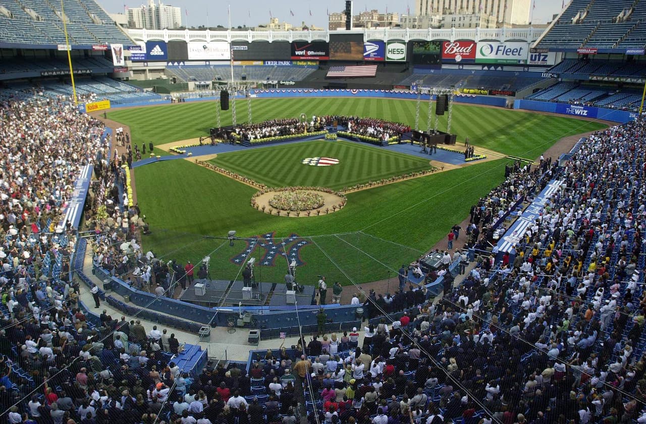 El 23 de septiembre de 2001, se llevó a cabo el evento "Oración por América” para recordar a las víctimas de los ataques del 11 de septiembre.