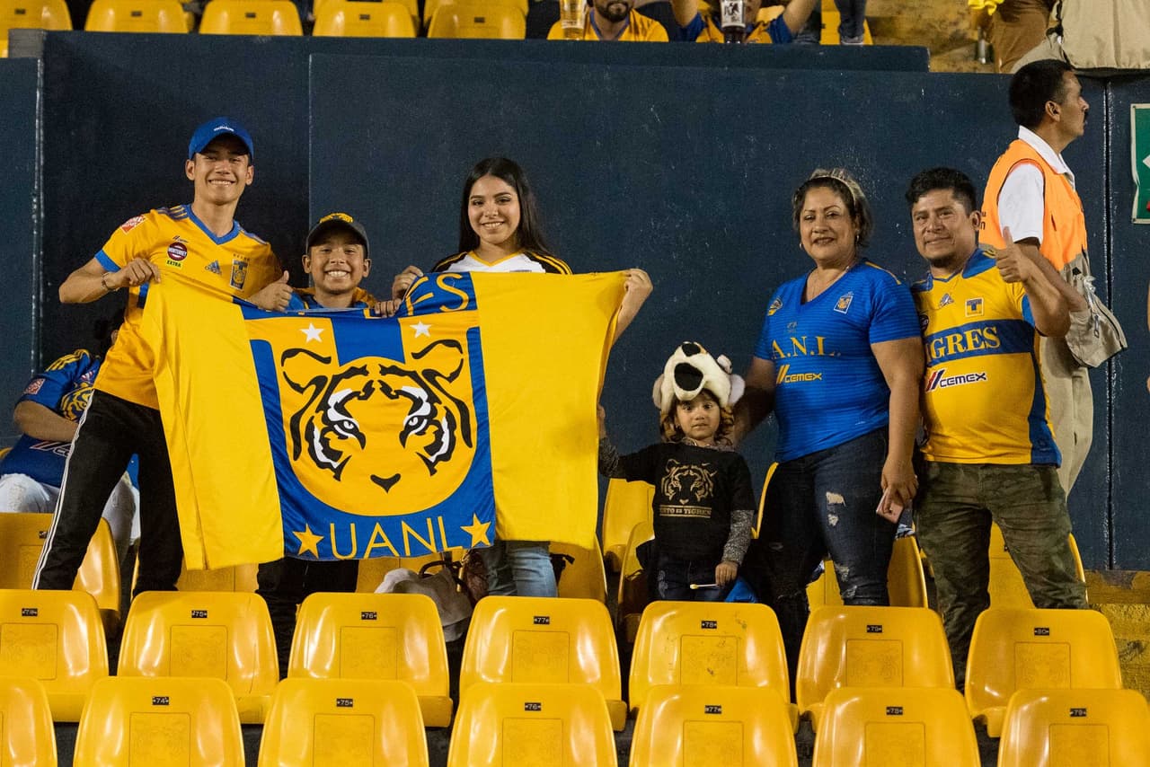 La fiesta del duelo de vuelta de Tigres contra Saprissa por los Octavos de final de la Liga de Campeones de Concacaf tuvo un color especial, que sintió el rugido de los fanáticos.