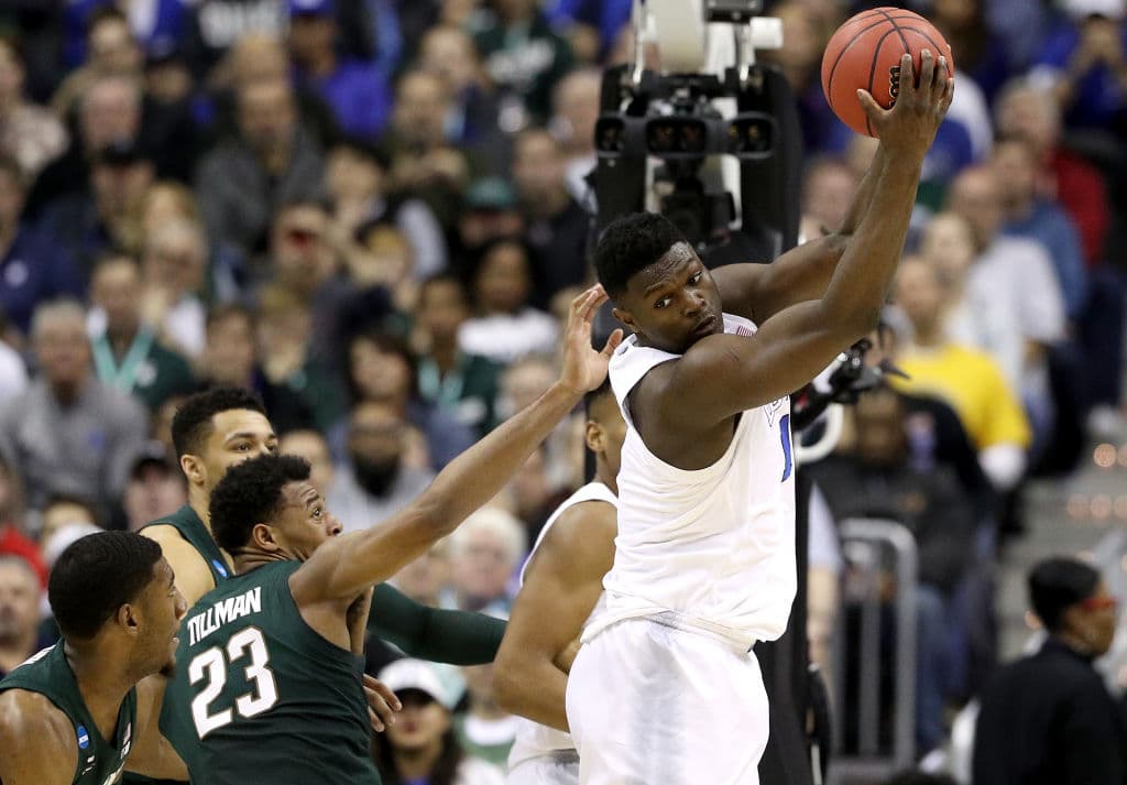 Por ejemplo, llegó a decir que sería irreal que pudiera, hipotéticamente, jugar al lado de Kevin Durant y Kyrie Irving en los New York Knicks, equipo que tuvo el peor récord de temporada regular y el que más probabilidades tiene de quedarse con la primera selección, pero antes deben ganar la lotería del Draft.