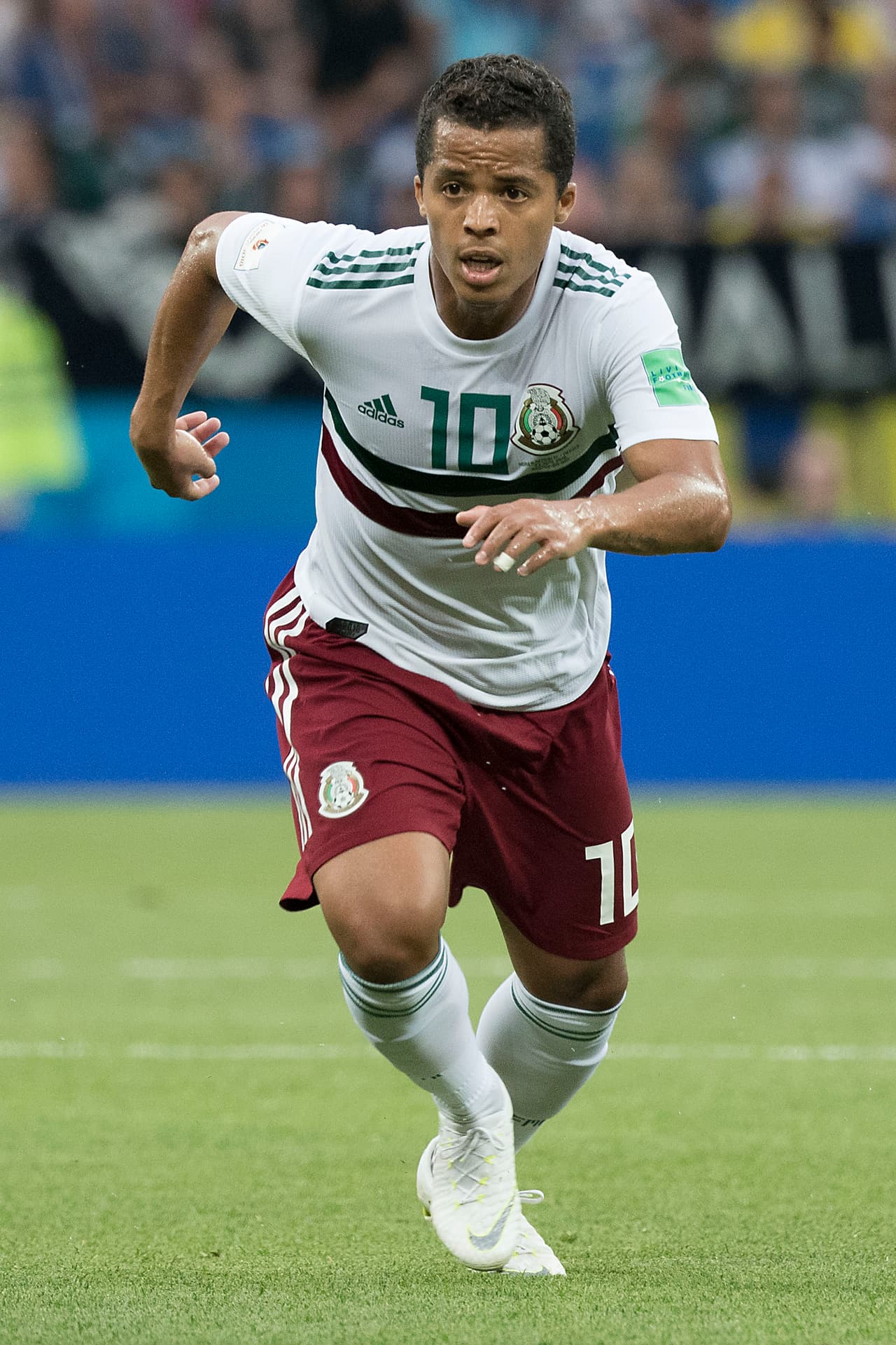 Giovani dos Santos se encuentra sin equipo tras no cumplir con las expectativas del Galaxy gracias a su bajo nivel.