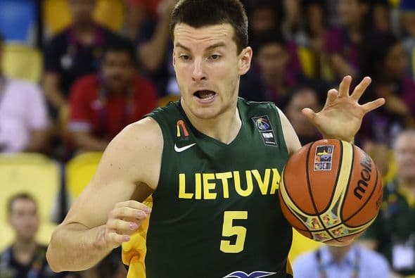 El lituano Adas Juskevicius lideró el departamento de tiros de 3 con una efectividad del 70.3%.