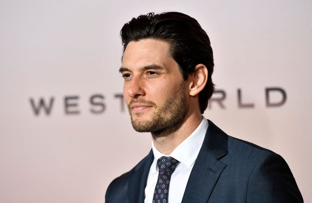 Algo inusual fue que el número 9 Top Star y el No. 2 Top Breakout Star de 2021, Ben Barnes, recibió un premio STARmeter 'Favorito de los fanáticos' por su papel como el General Kirigan en la serie de Netflix ‘Shadow and Bones’.