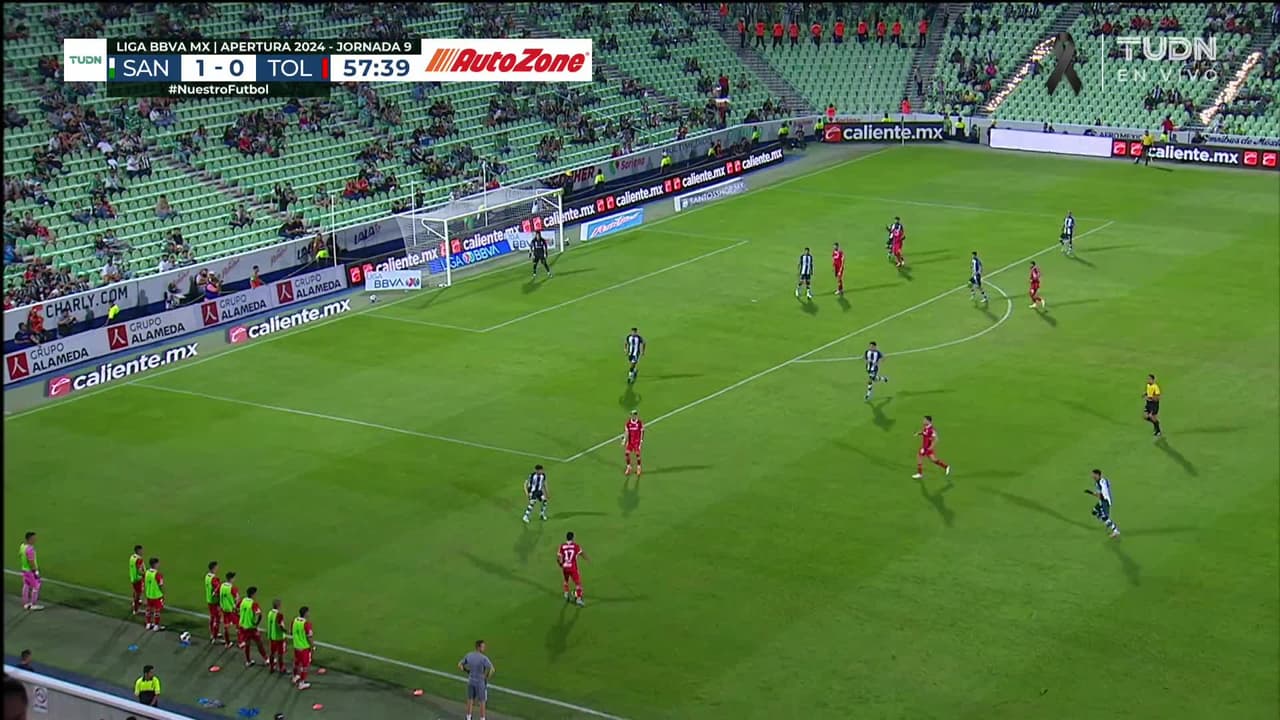 ¡TIRO ATAJADO! disparo por Marcel Ruíz.