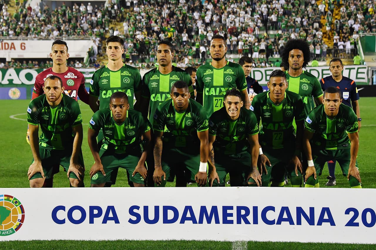 El nombre de Chapecoense tomó protagonismo al sorprender a grandes equipos y llegar a la final de la Copa Suramericana, en un ascenso de tercera a primera división en Brasil.